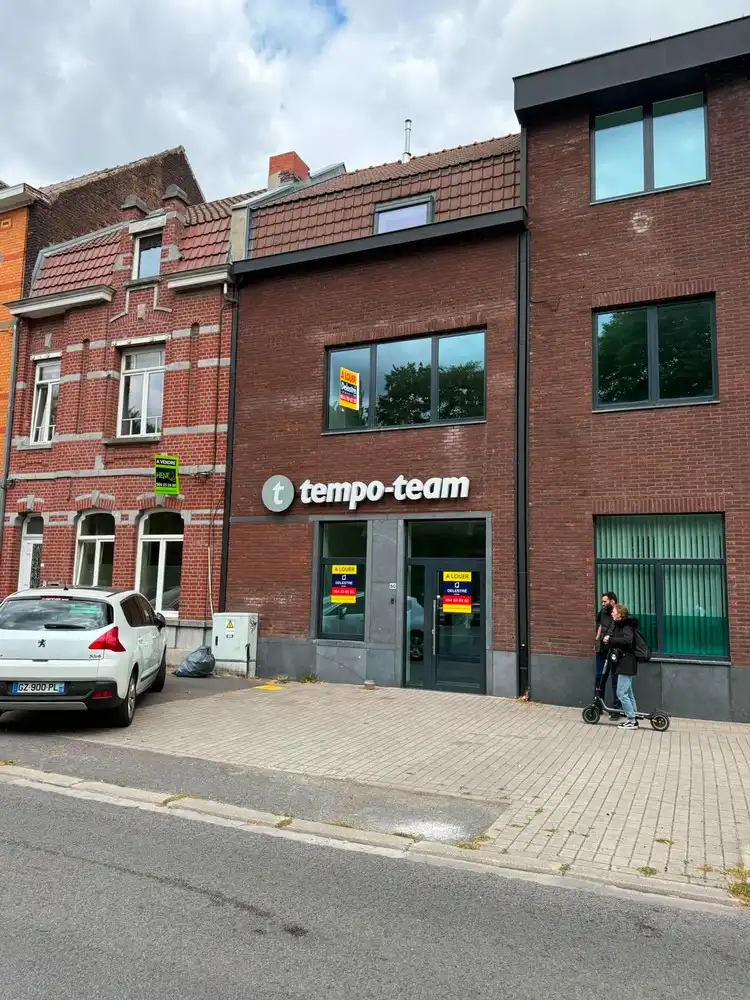 Instapklaar kantoorgebouw in de ontwikkeling Jardins de la Pasture NAAST BNP PARIBAS FORTIS foto {{pictureIndex}}