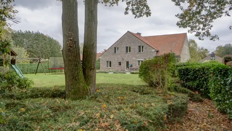Zeer ruime villa van 432m² op 21 are vlakbij golf-en meerdomein foto 28