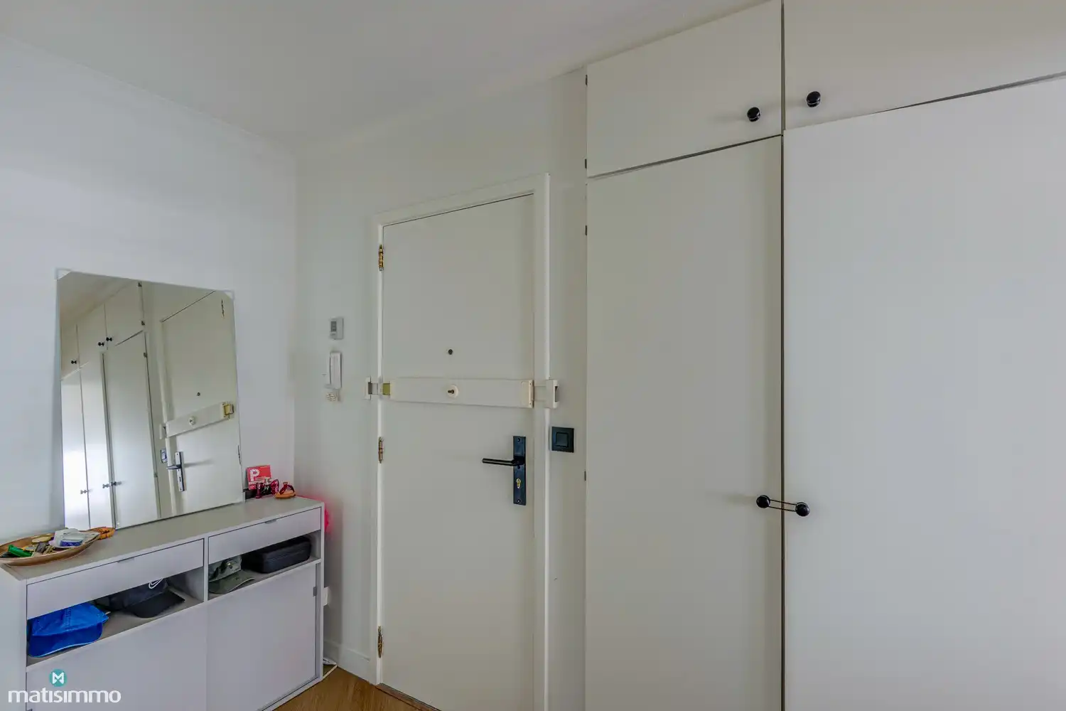 RECENT GERENOVEERD APPARTEMENT MET 2 SLAAPKAMERS, 2 TERRASSEN EN ZICHT OP HET GROEN IN DE KATARINAWIJK (OPTIONEEL: RUIME GARAGEBOX IN DE KELDERVERDIEPING) foto 2
