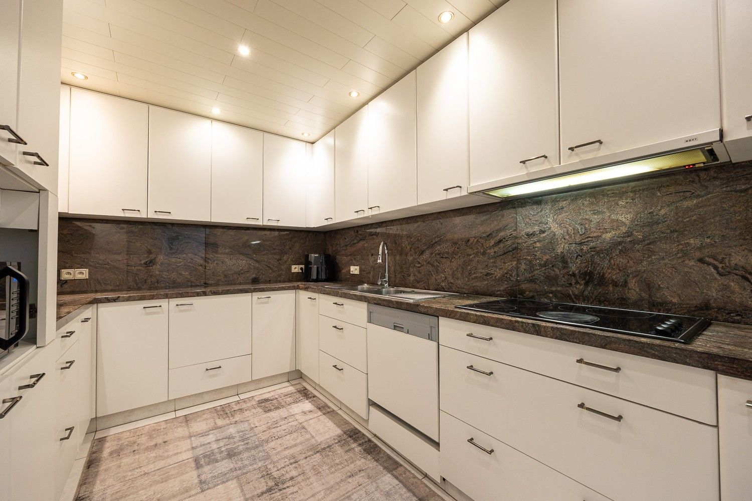 Royaal wonen in Borsbeek - 185 m² appartement met zonnig terras foto 7