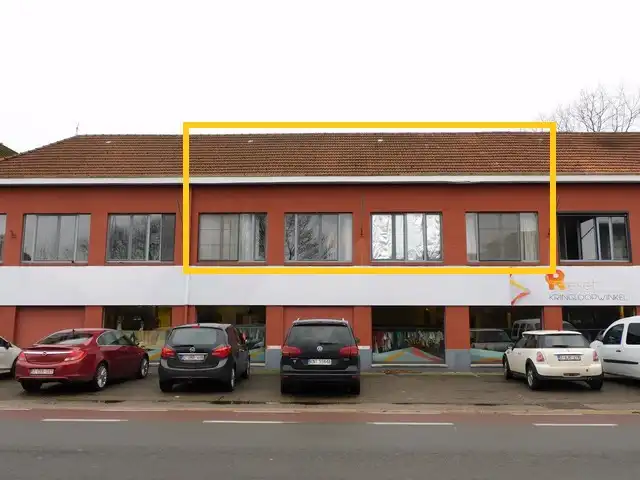 Ruim en instapklaar duplex appartement met autostaanplaats  foto {{pictureIndex}}