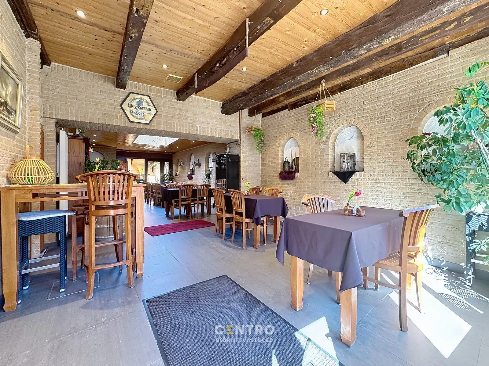 Unieke horecazaak te koop mét woongelegenheid (3 slpkms) en buitenterras in het toeristische hart van Brugge! foto 8