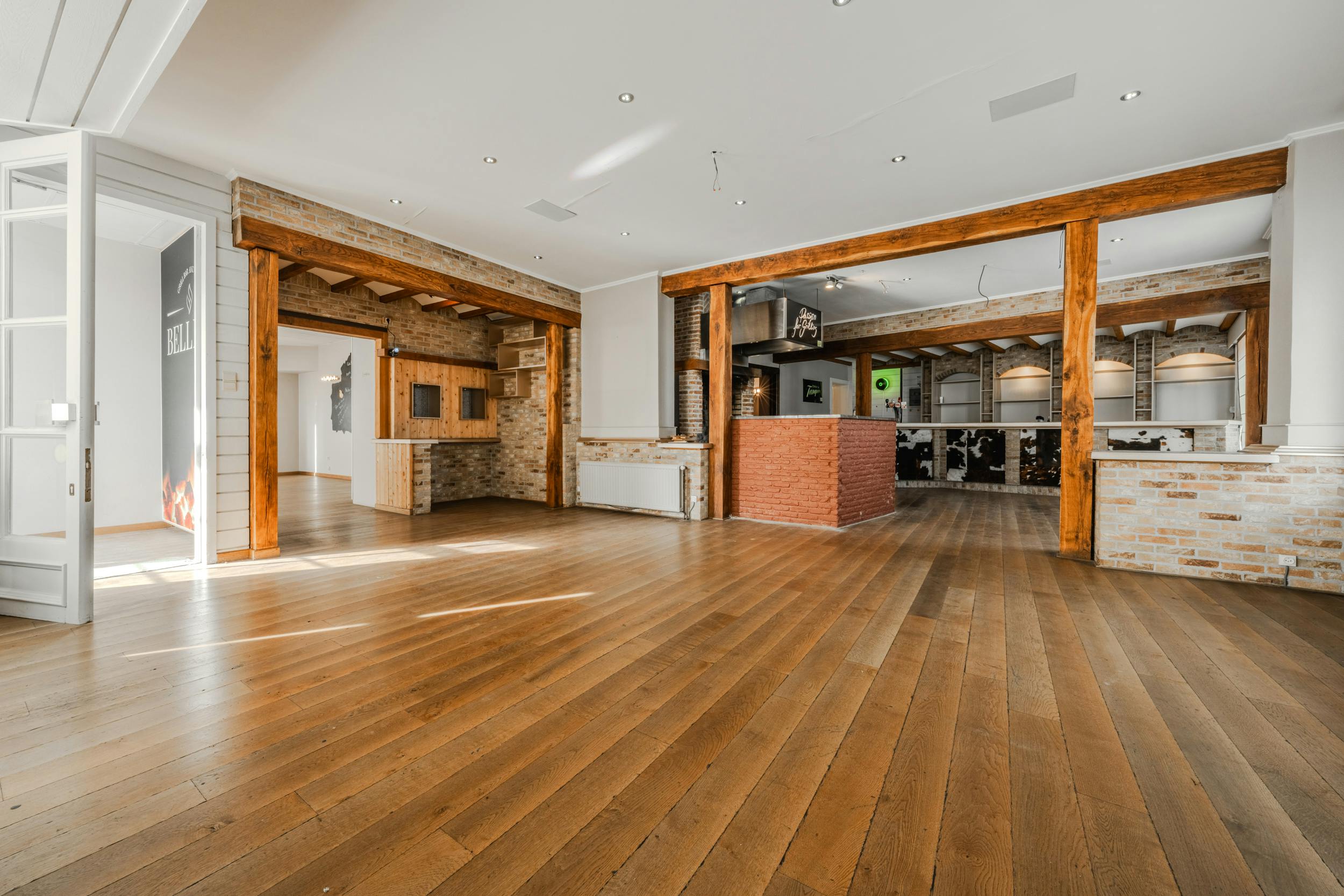 Goed gelegen handelspand met veel potentieel in Lombardsijde foto 3