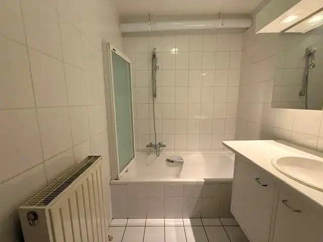Verzorgd appartement met 1 slaapkamer, terras en lift in het centrum van Maaseik.  foto 11