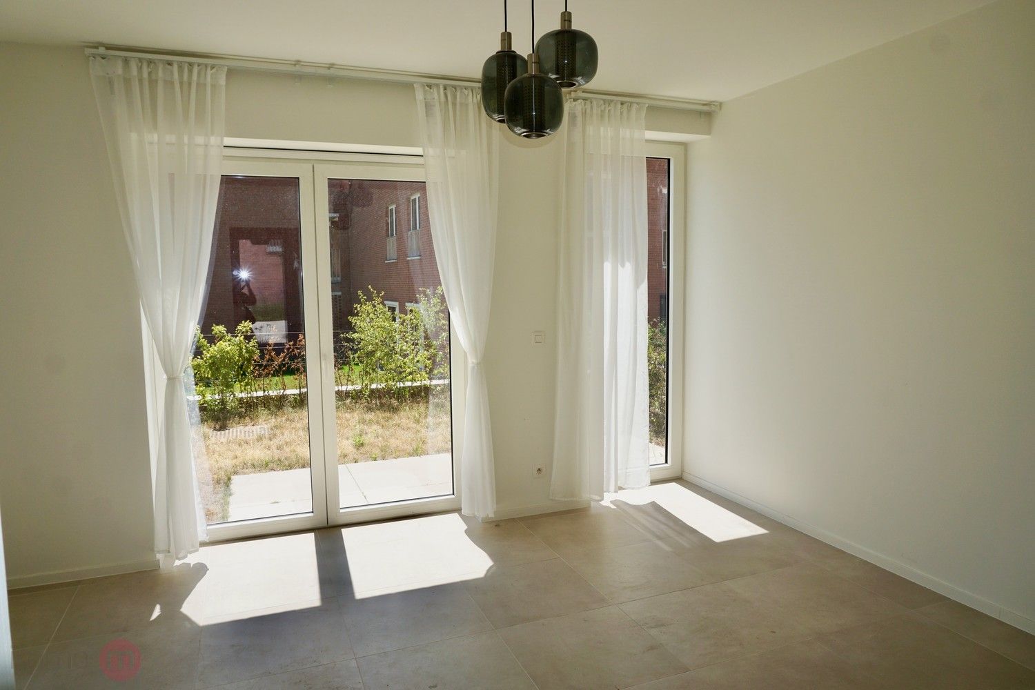 Nieuwbouwwoning te huur met 3 slaapkamers, tuin en parkeerplaats foto 5