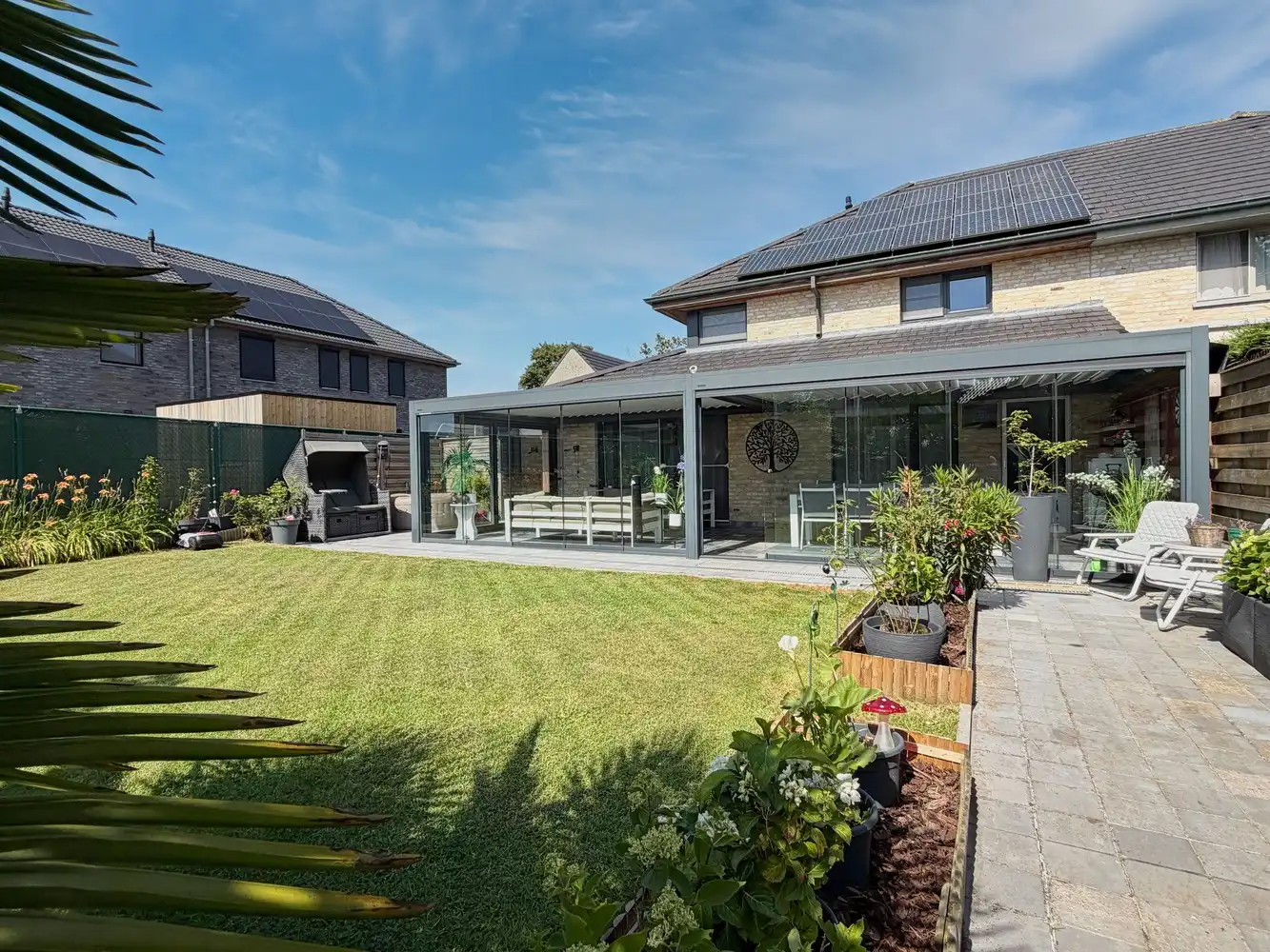 Energiezuinige, ruime gezinswoning op zonnig perceel foto 2