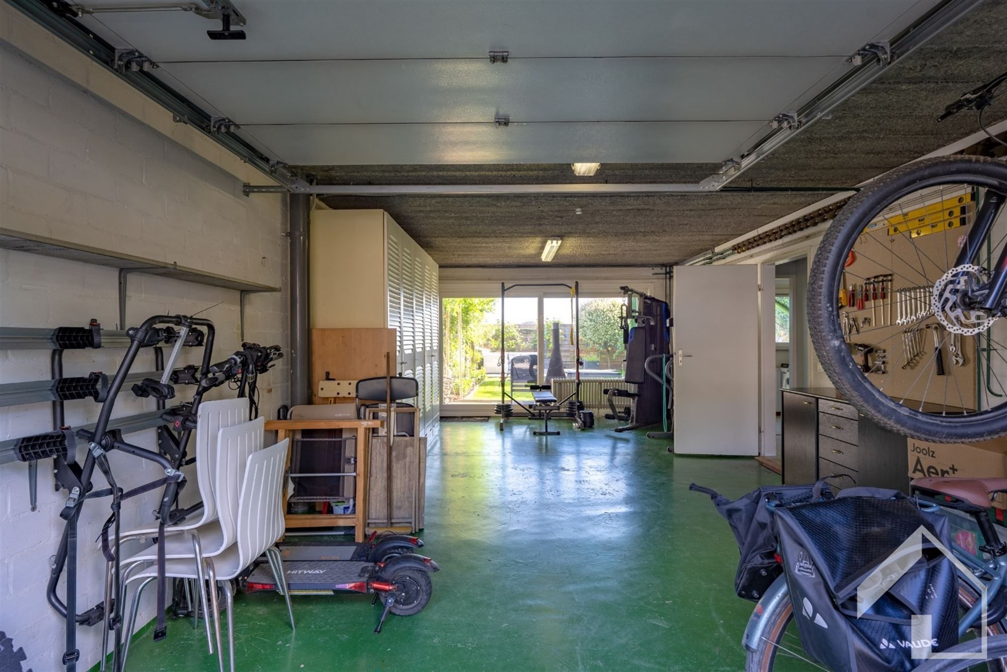 Instapklare ruime woning met tuin, garage en 4 slaapkamers foto 21