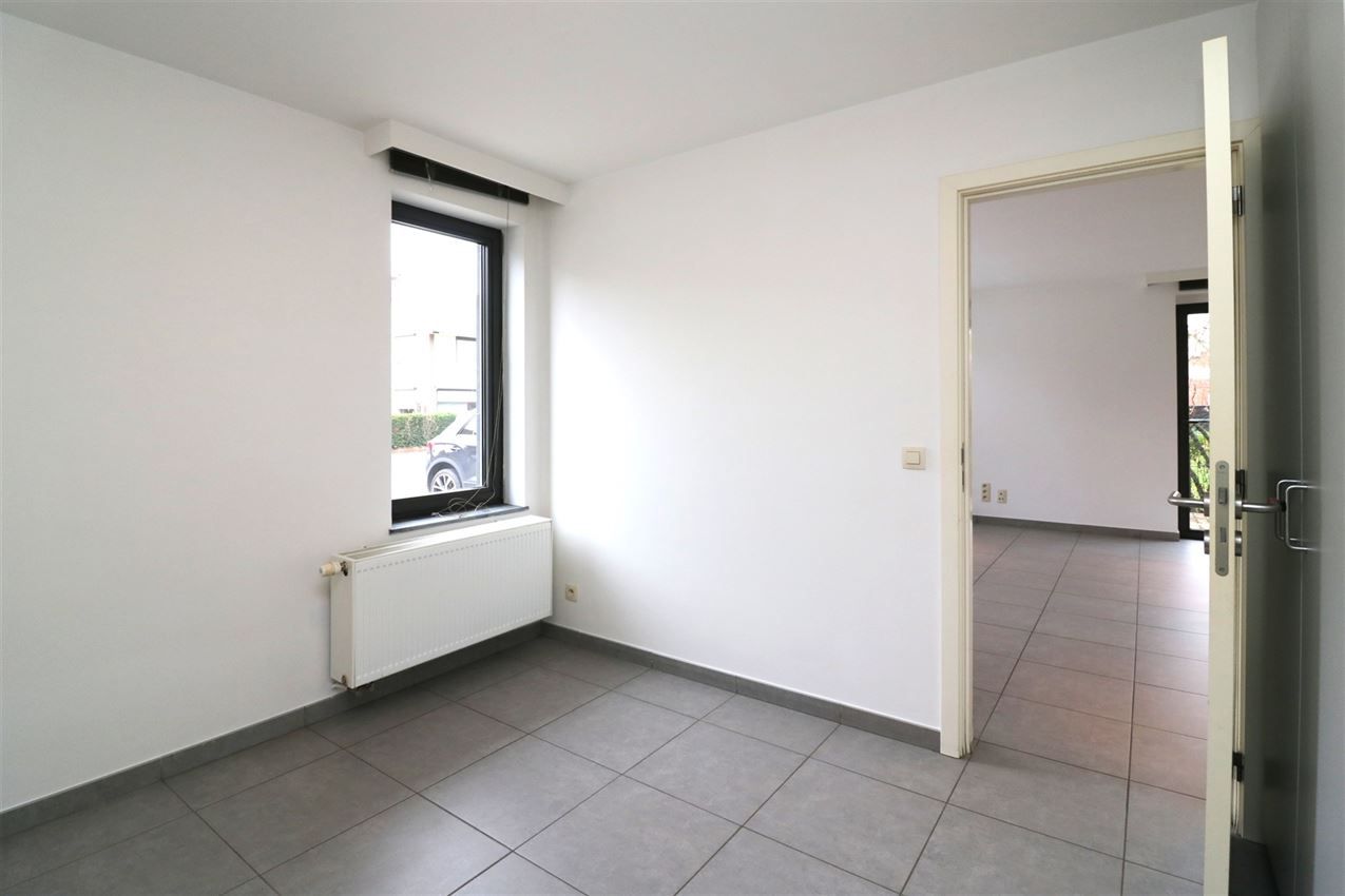 Gelijkvloers app met 1 slpk, terras, nabij station foto 10