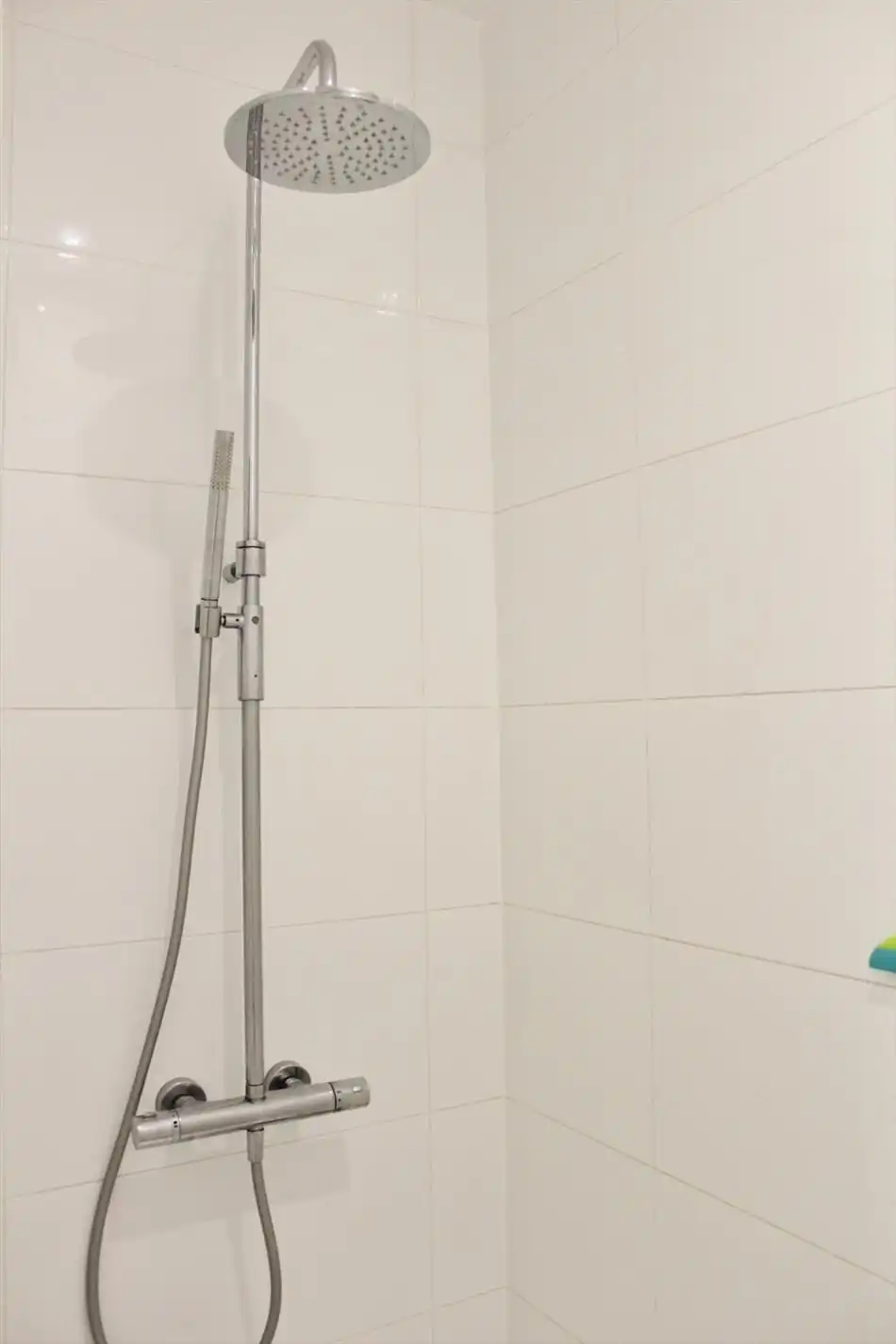 Gezellige rijwoning met koer en ruim zonneterras in centrum Ieper foto 9