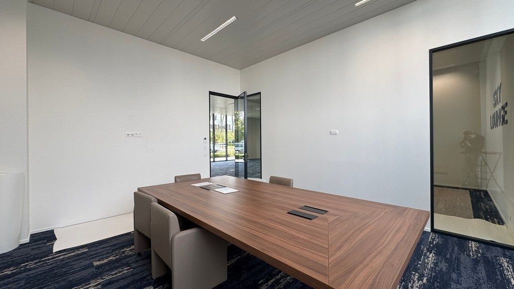 Instapklaar en ingericht kantoor te huur vlakbij E19 in Kontich foto 17