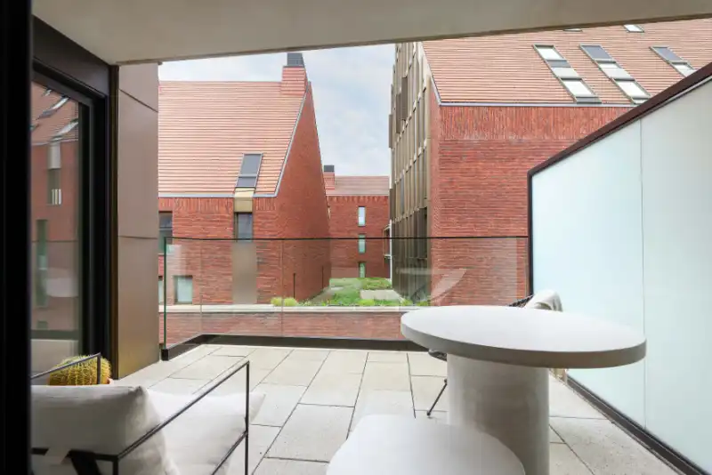 SERVICEFLAT MET GEZELLIG TERRAS foto 11