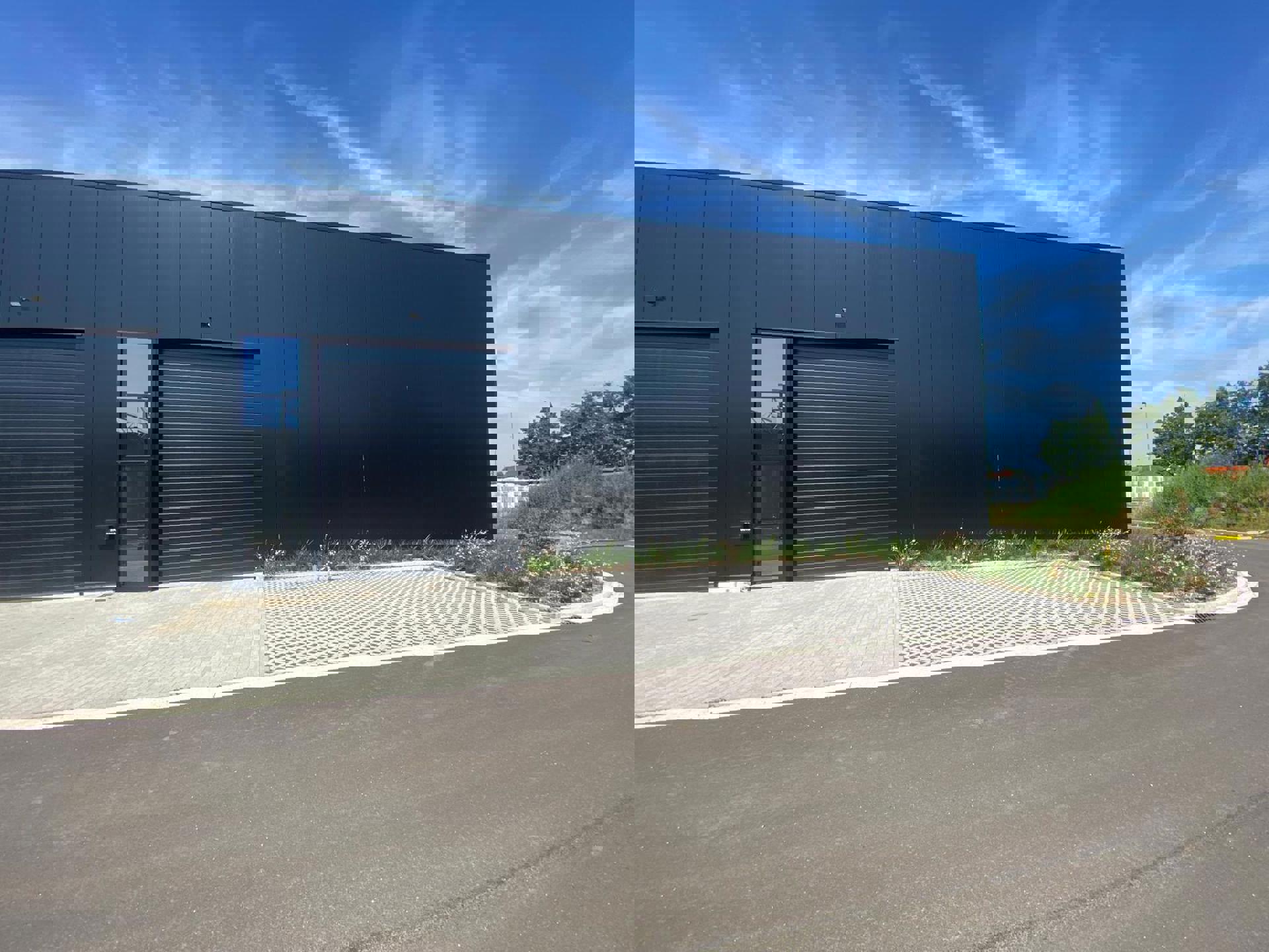 Magazijn Unit 17 te huur foto {{pictureIndex}}