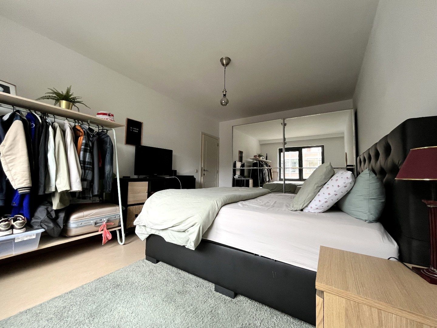 Riant 3 slpk-appartement met 2 terrassen en een garagebox foto 9