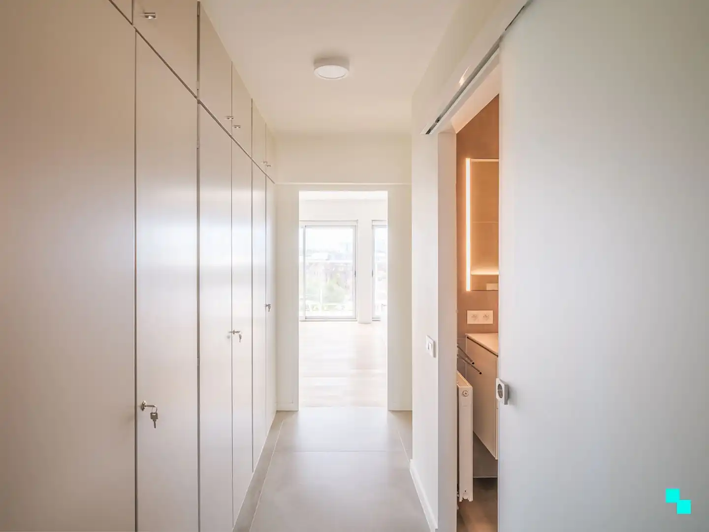 Stijlvol appartement nabij de Sint-Lievenspoort foto 17