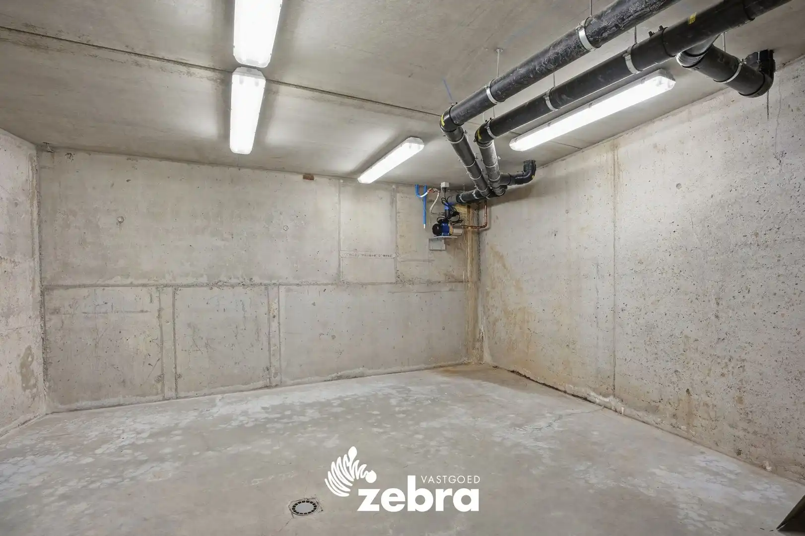 Commercieel handelspand met stijlvolle woonst in centrum Roeselare! foto 42