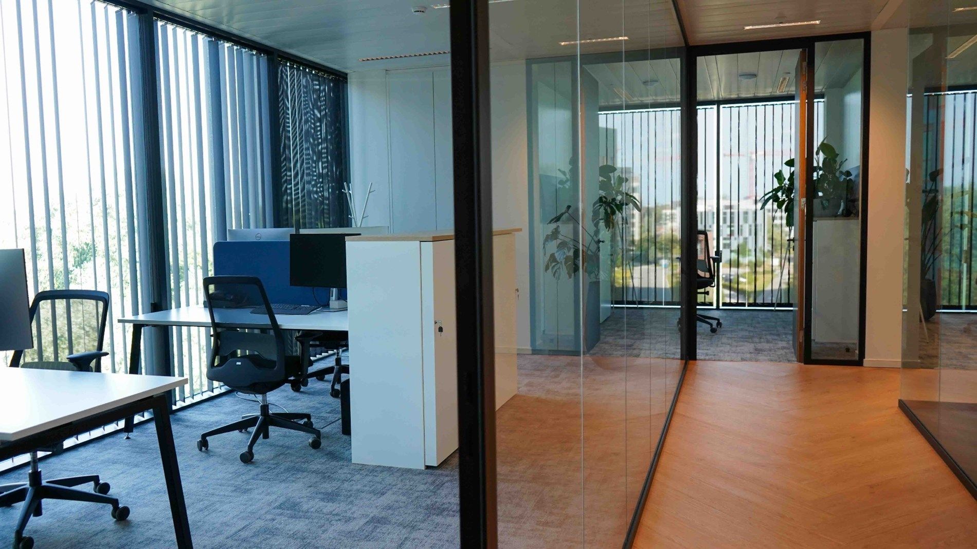 Full-service kantoren in prestigieus kantoorgebouw Pulse aan The Loop  foto 3