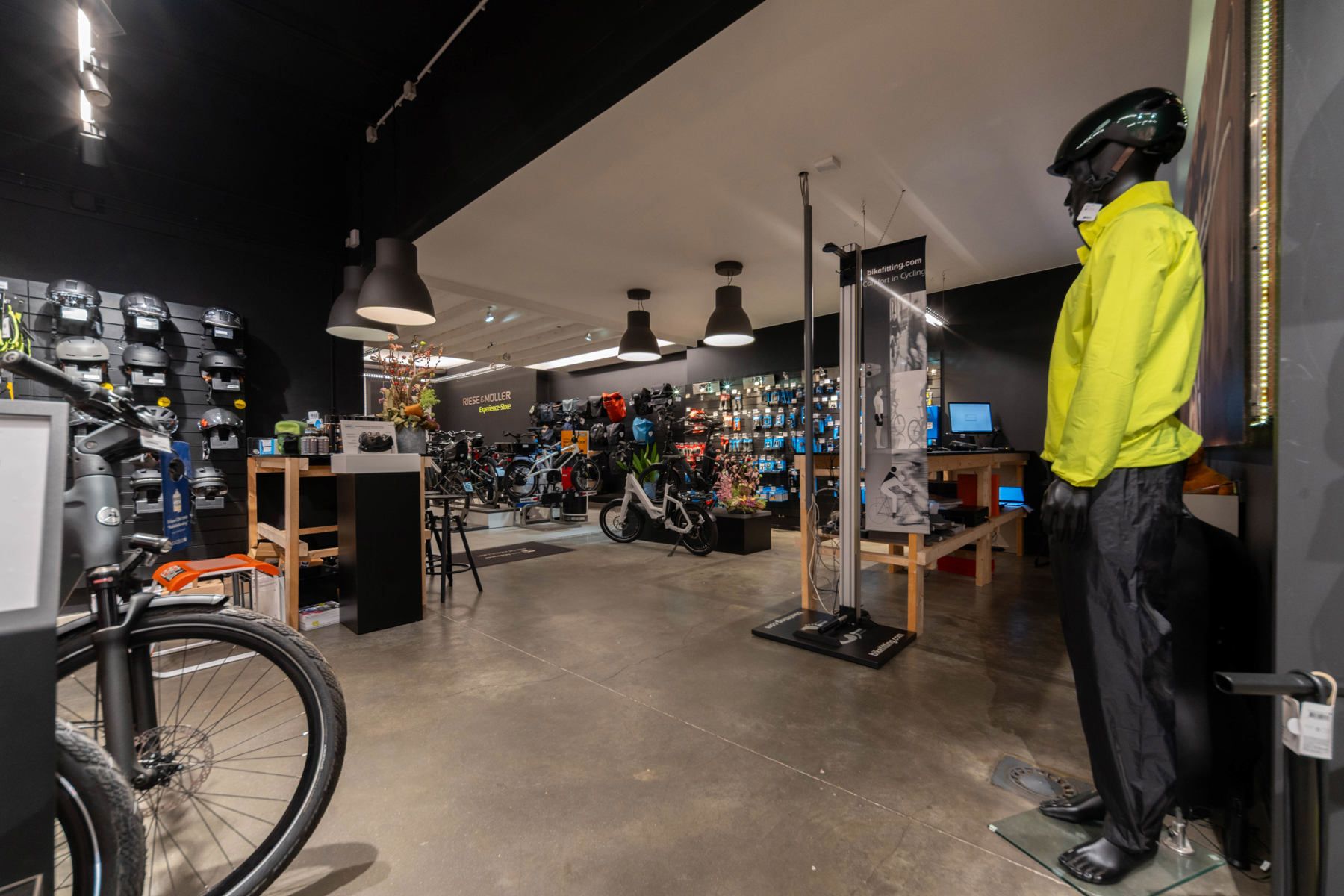 Centraal gelegen handelswoonst te Niel. foto 2