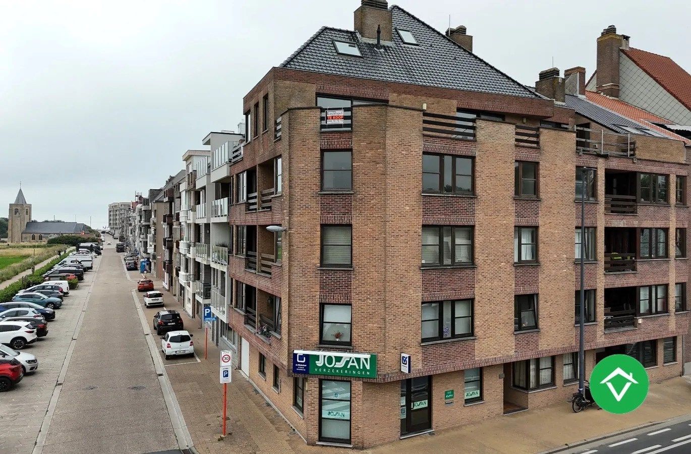 Instapklaar appartement met 2 slaapkamers te Oostende  foto {{pictureIndex}}