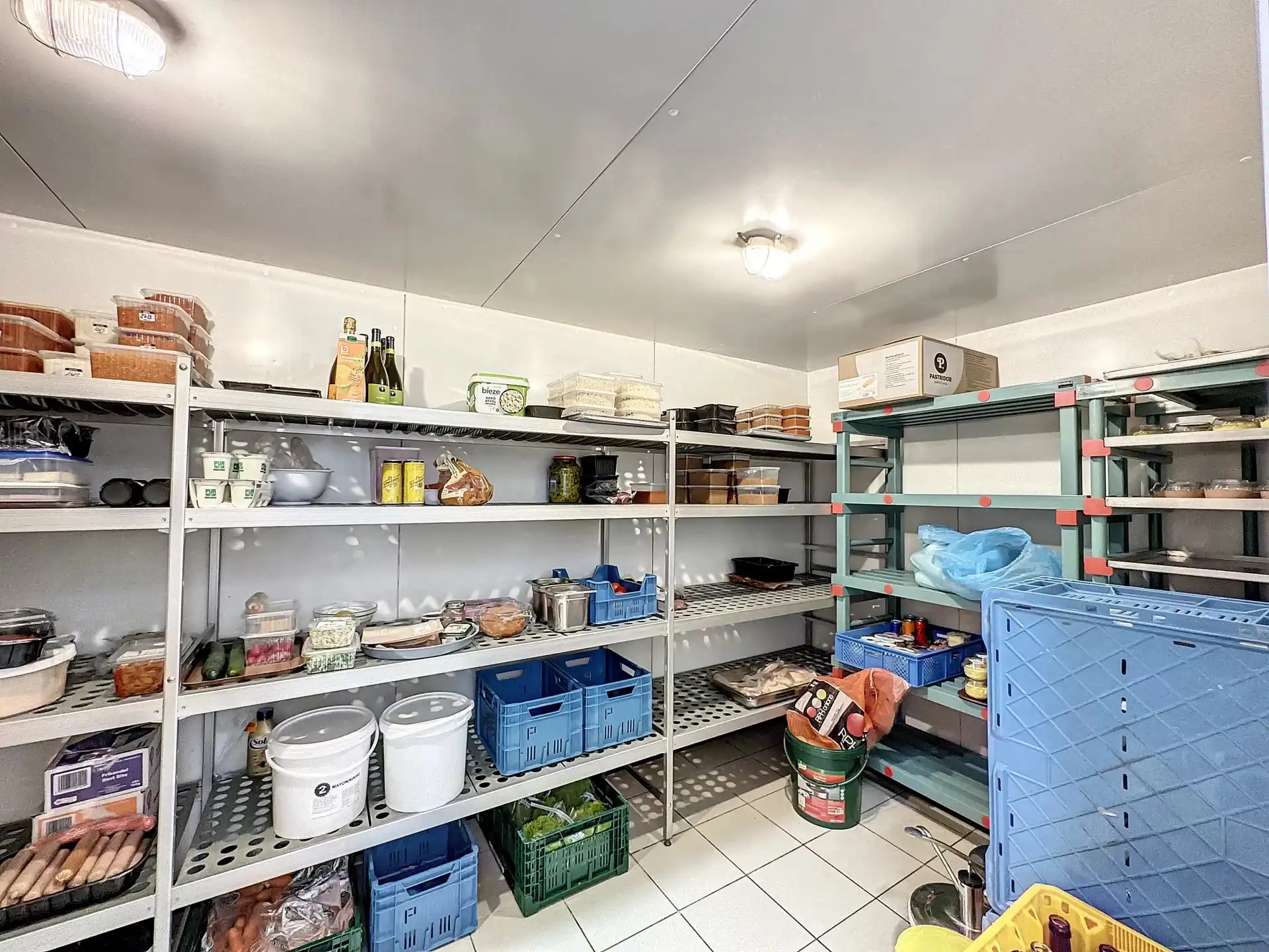 Handelspand (frituur met restaurant en feestzaal) met duplex-appartement met een bewoonbare oppervlakte van 400m² in Mol-Gompel. foto 16