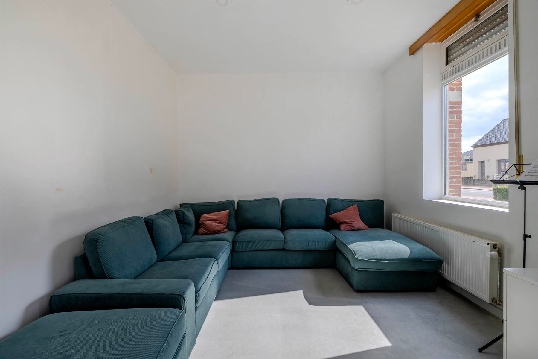 OB met o.a. 5 slaapkamers, 2 badkamers en ruim magazijn foto 6
