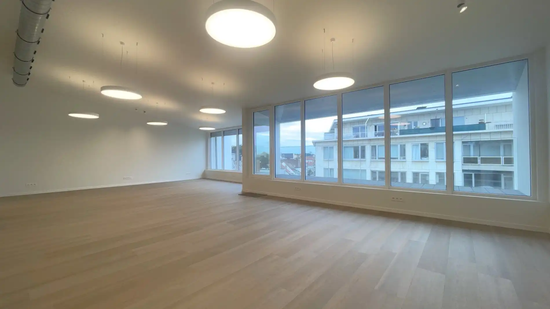 Exclusief kantoorgebouw te huur dichtbij de Leien in Antwerpen foto 5