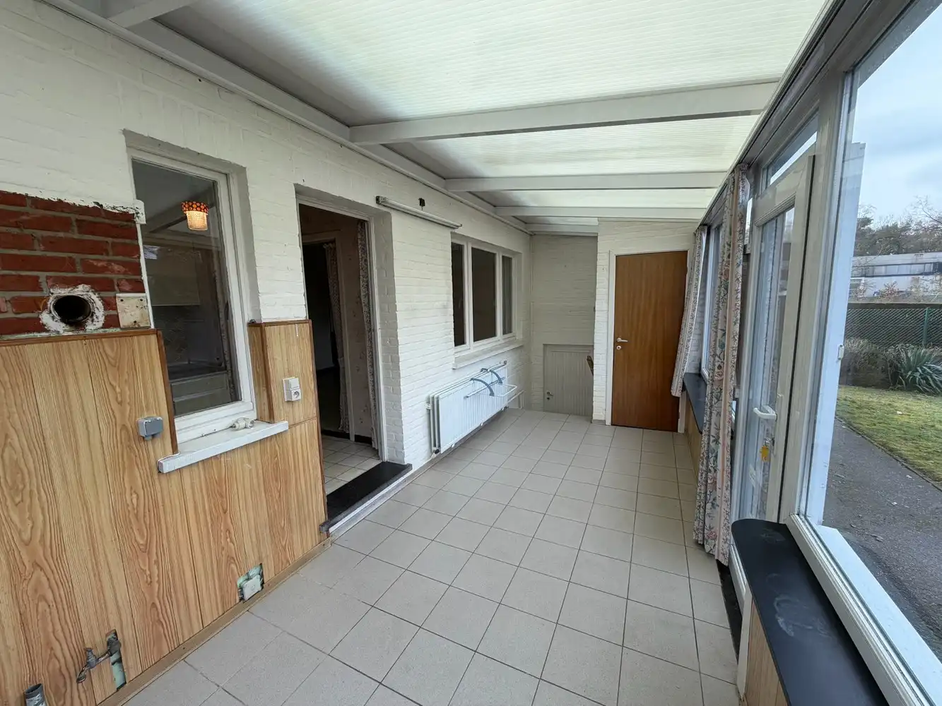 Genk – Hasseltweg 116: Op te frissen woning met 3 slaapkamers, inpandige garage, kelder, tuin en ruime parking aan de voorzijde foto 21