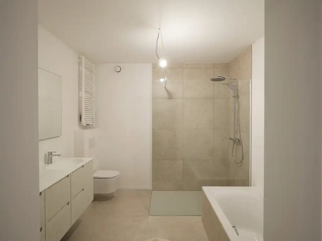 Knap gerenoveerd 2-slaapkamer appartement met ruim privatief terras foto 12