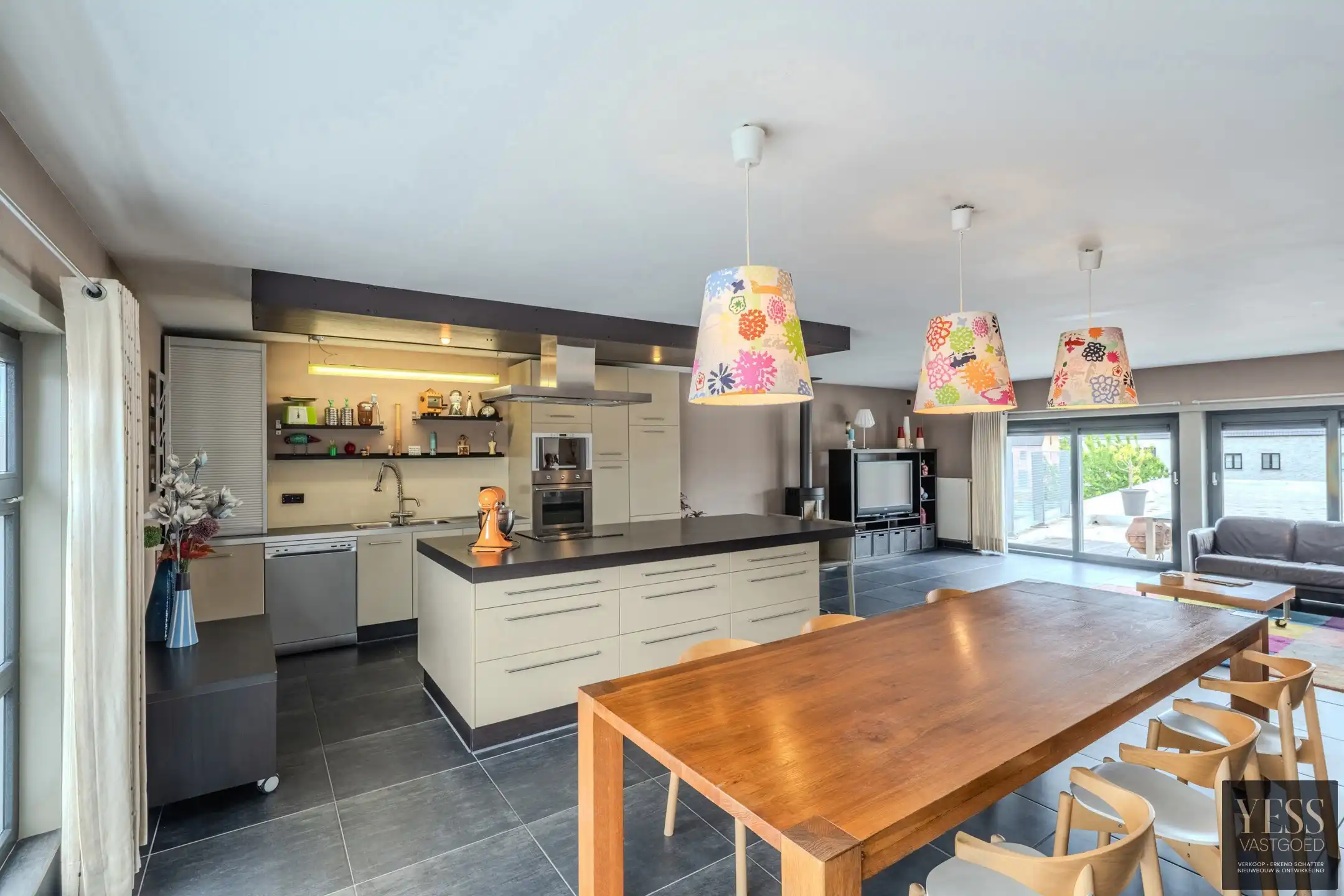 Uniek penthouse + magazijn/atelier en ruim terras Oudenburg! foto 8