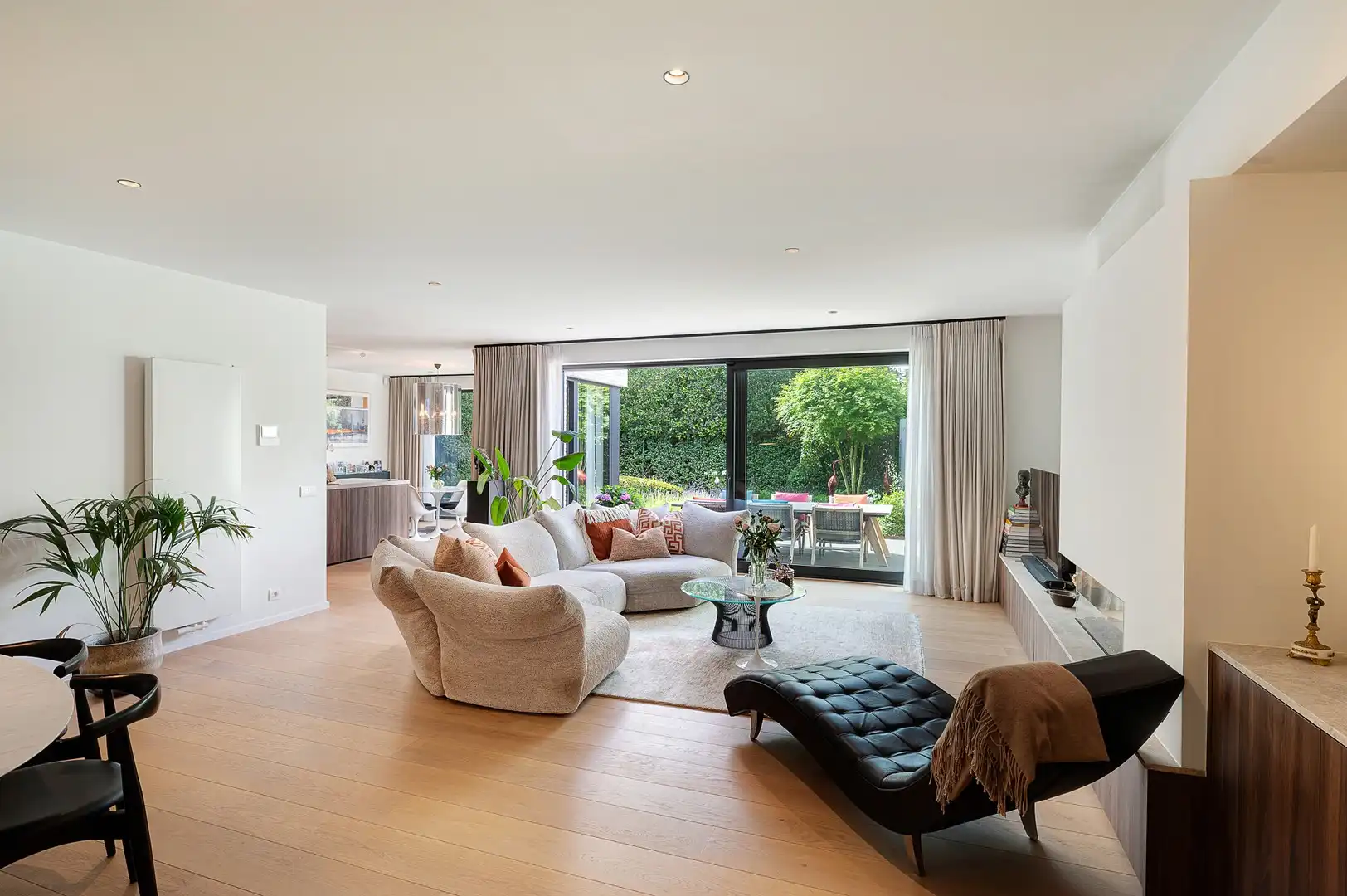 Recente woning op een uitzonderlijke ligging aan de rand van Het Zoute. foto {{pictureIndex}}