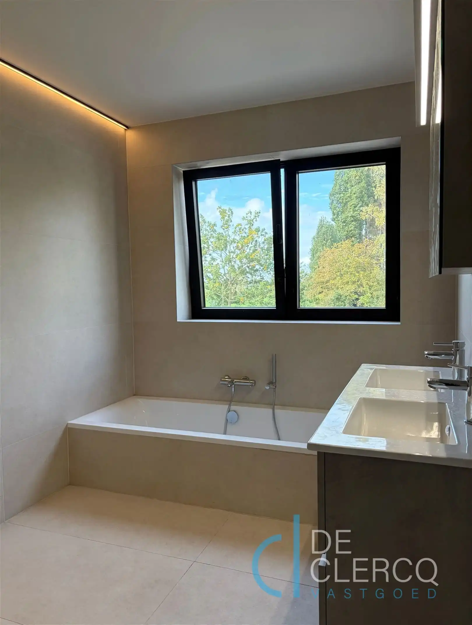 Prachtige nieuwbouwwoning te huur met zicht op groen!  foto 9