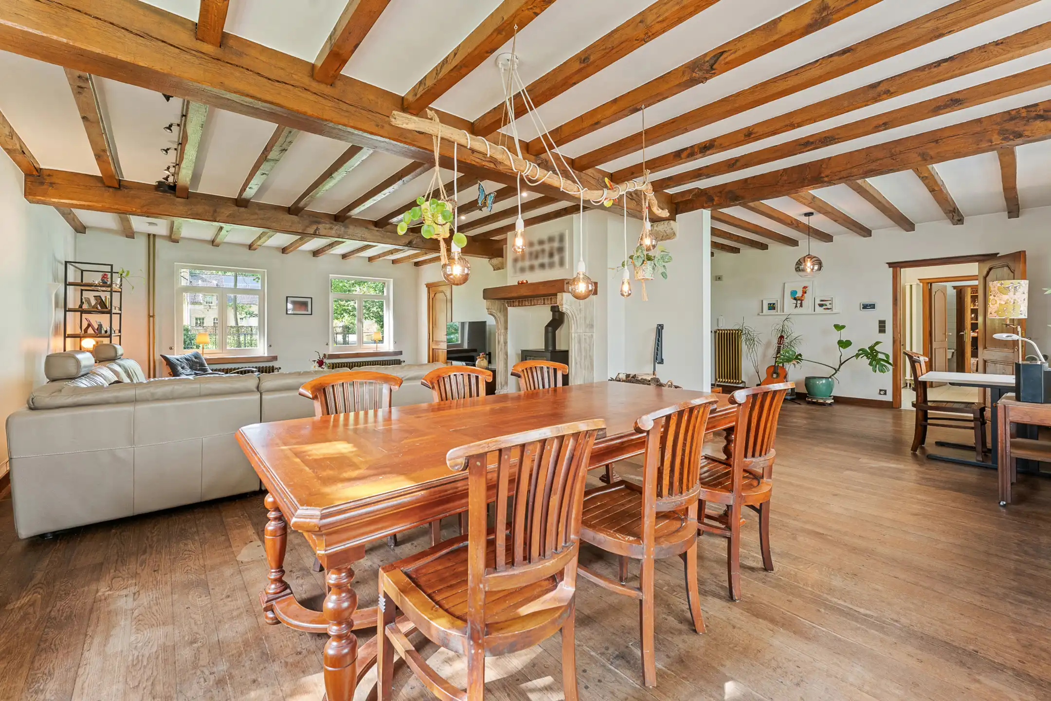 Ruime villa in bosrijke omgeving op een perceel van ca. 3.320m² met zwembad foto 10
