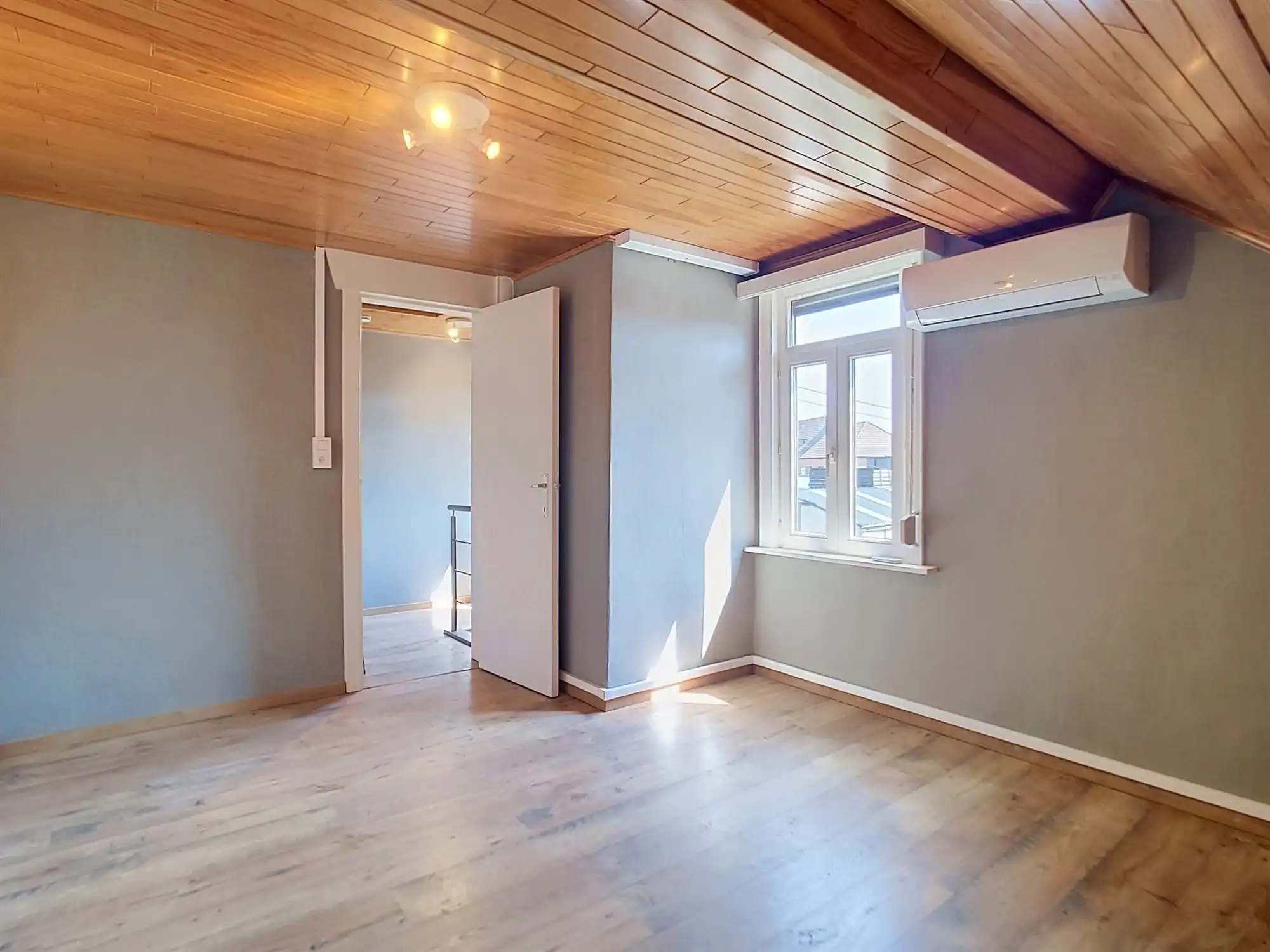 Charmante woning met 2 slaapkamers, garage en tuin op rustige ligging foto 16