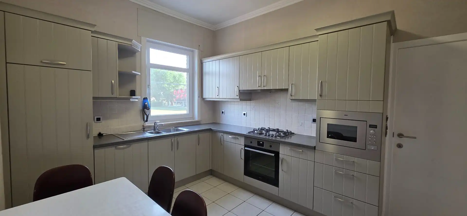 Gunstig gelegen goed onderhouden hoevewoning foto 13