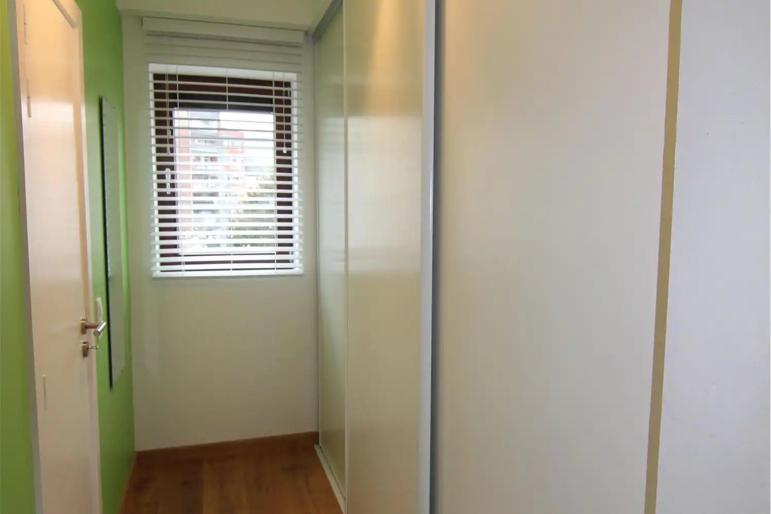 Gemeubelde Studio foto 8