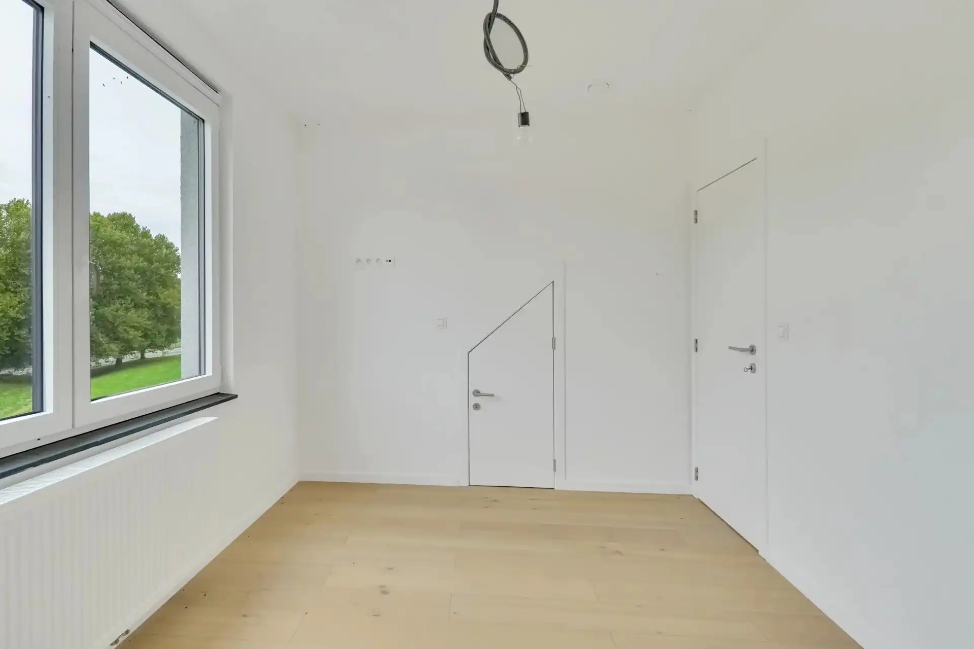 Eigentijdse woning met tuin in rustige omgeving foto 17