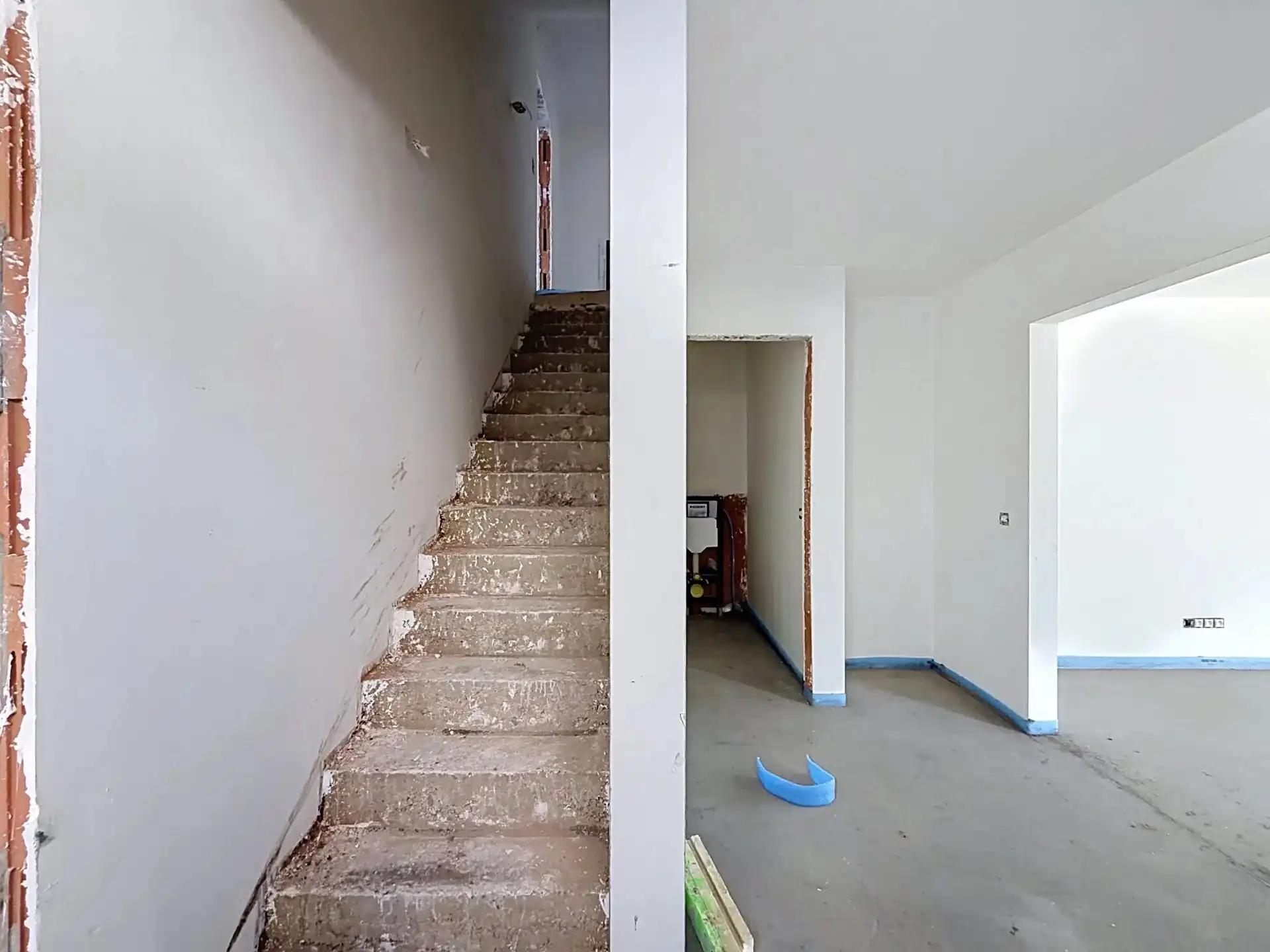 Moderne halfopen nieuwbouwwoning op een topligging nabij het centrum van Lommel foto 8