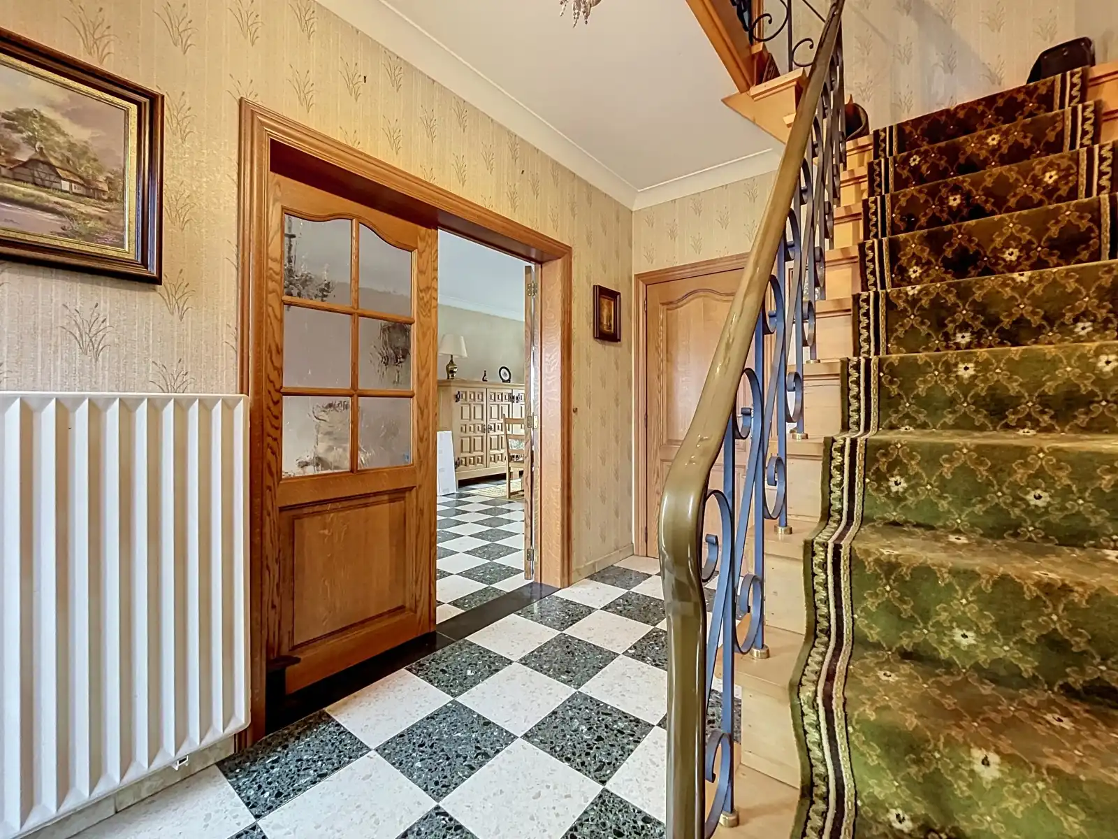 Vrijstaande woning met ruime tuin op toplocatie foto 3