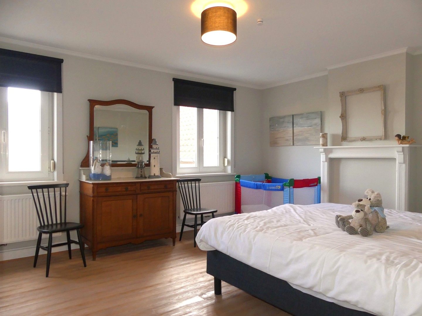 Modern ingerichte en ruime woning met garage en tuin foto 10