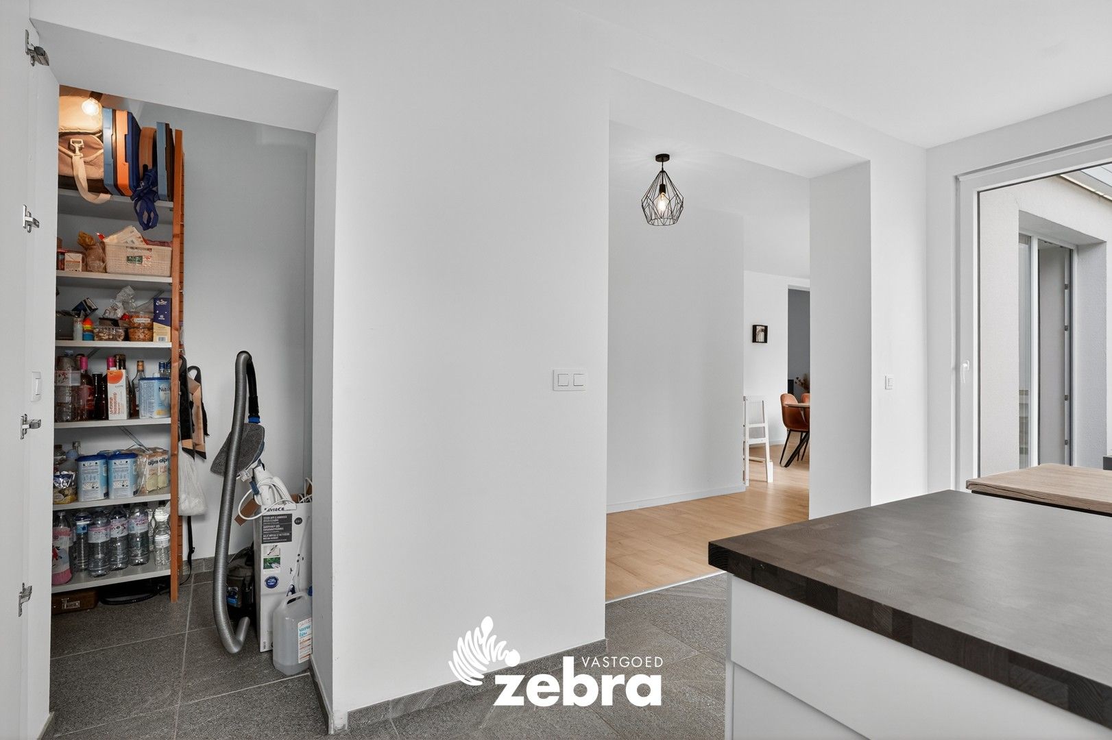 Gerenoveerde woning met 4 slaapkamers, tuin en garage te Meulebeke! foto 12