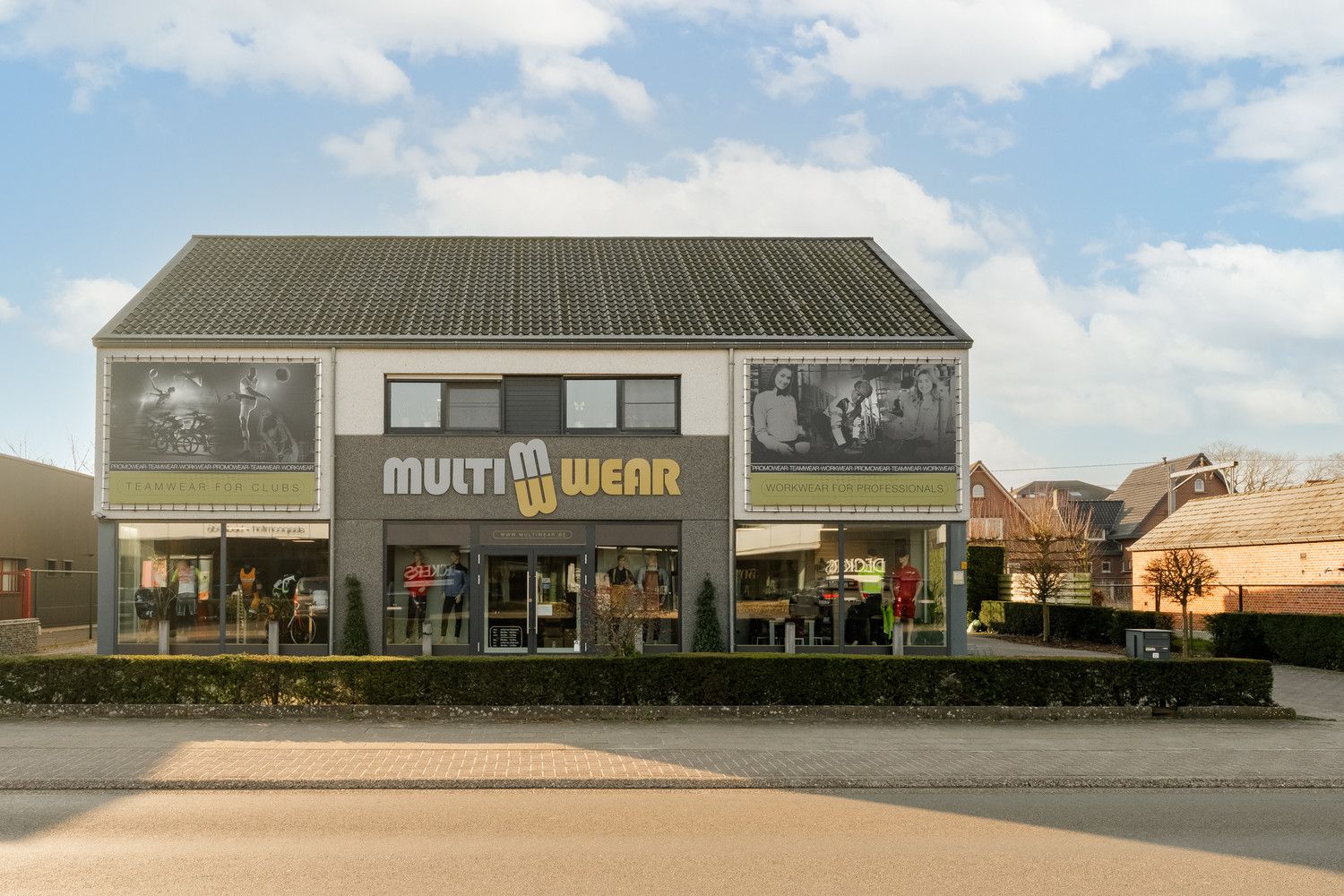 COMMERCIEEL GEBOUW foto 2