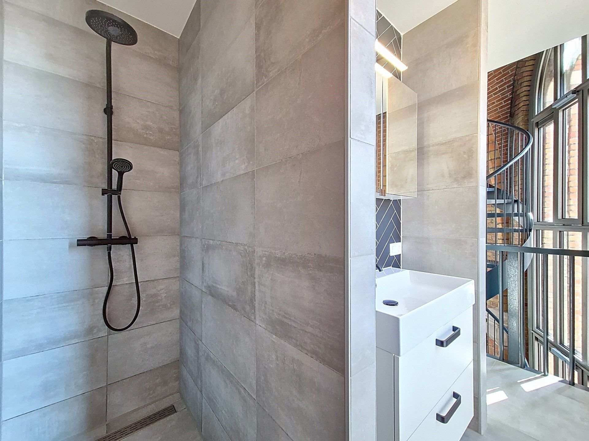 Uniek appartement met terras foto 13