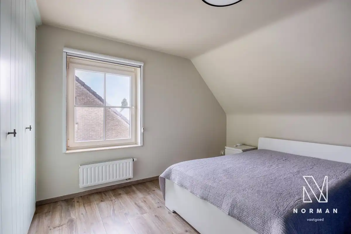 Meer dan instapklare woning (BJ 2013), met tuin, inpandige garage, 3 slks,.. in de Koolakker te Kuurne. foto 16