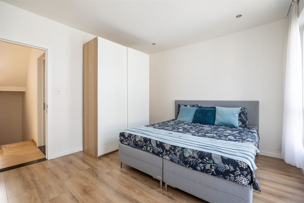 Ruime gerenoveerde woning met alle comfort foto 14