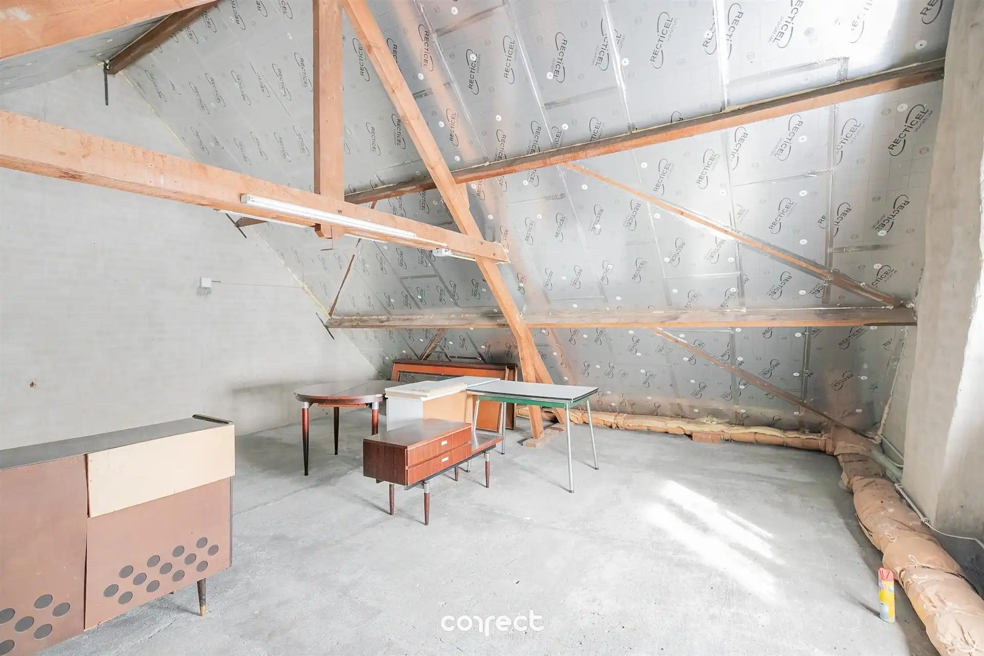 Landelijk gelegen, zeer goed onderhouden woning op een groot perceel. foto 16