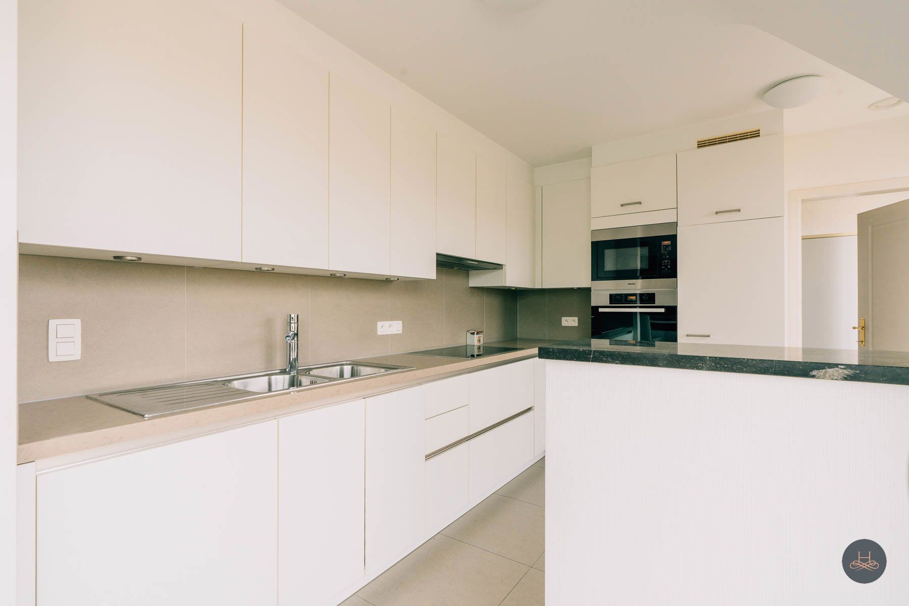 Prachtige penthouse met garage op toplocatie in Putte foto 7