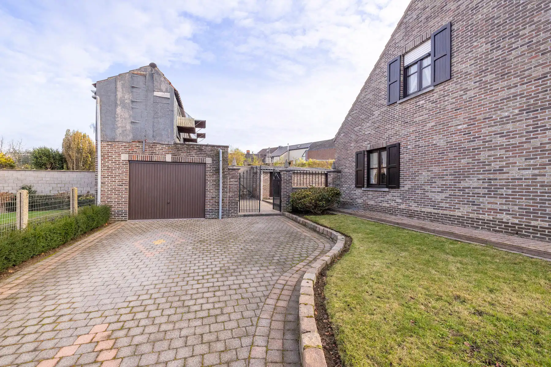 Open bebouwing met 3slpk, tuin en garage foto 19