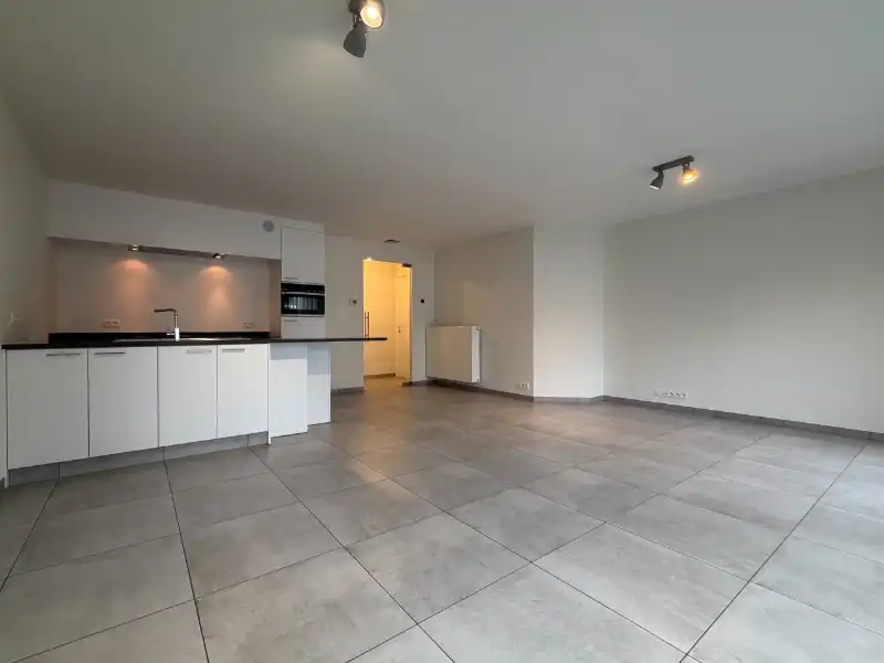 Gelijkvloers appartement met terras en tuintje op een uitstekende locatie in het centrum van het charmante Veurne! foto 4