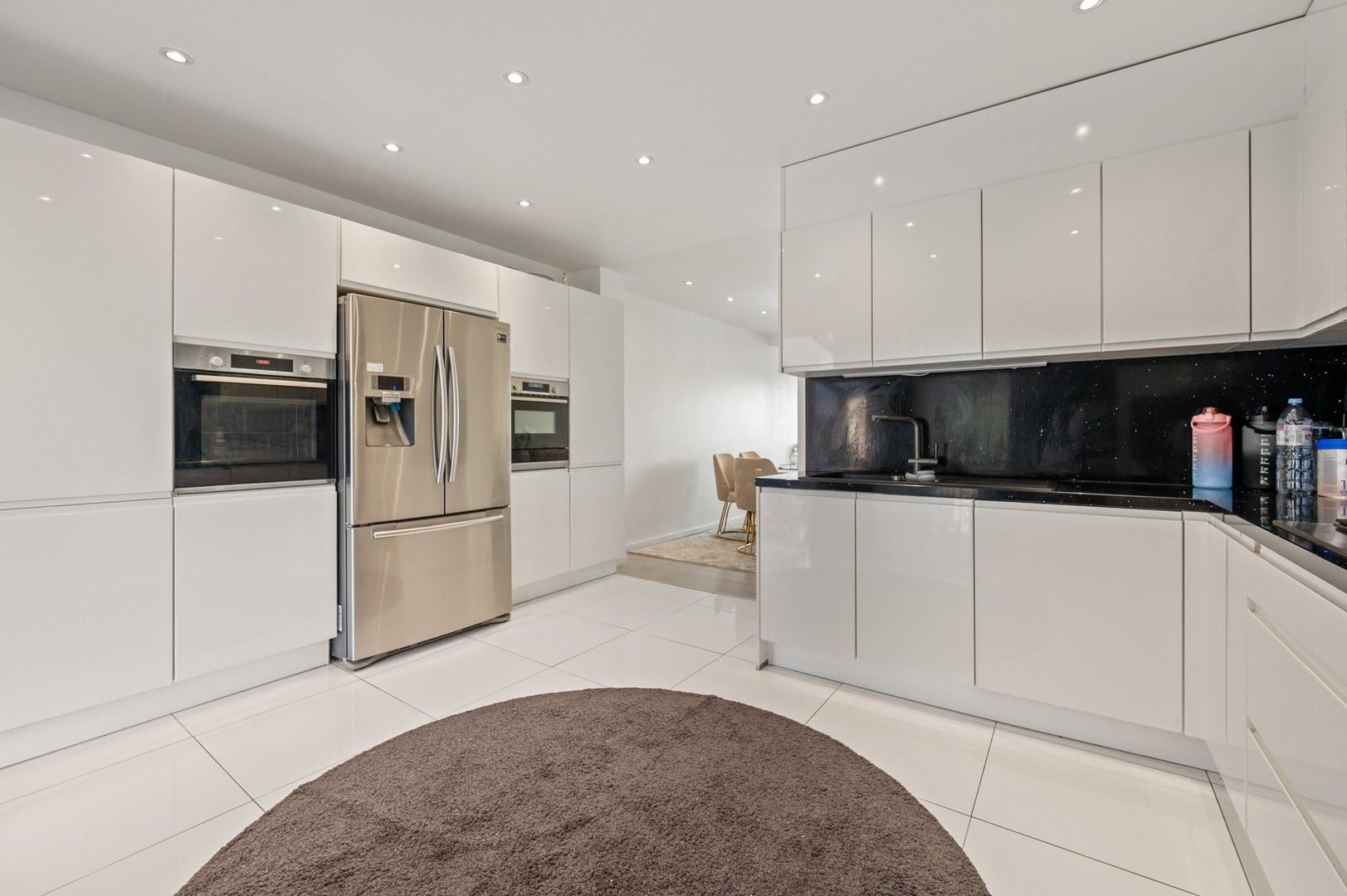 Grote eengezinswoning met polyvalente ruimte en zonnige tuin foto 4