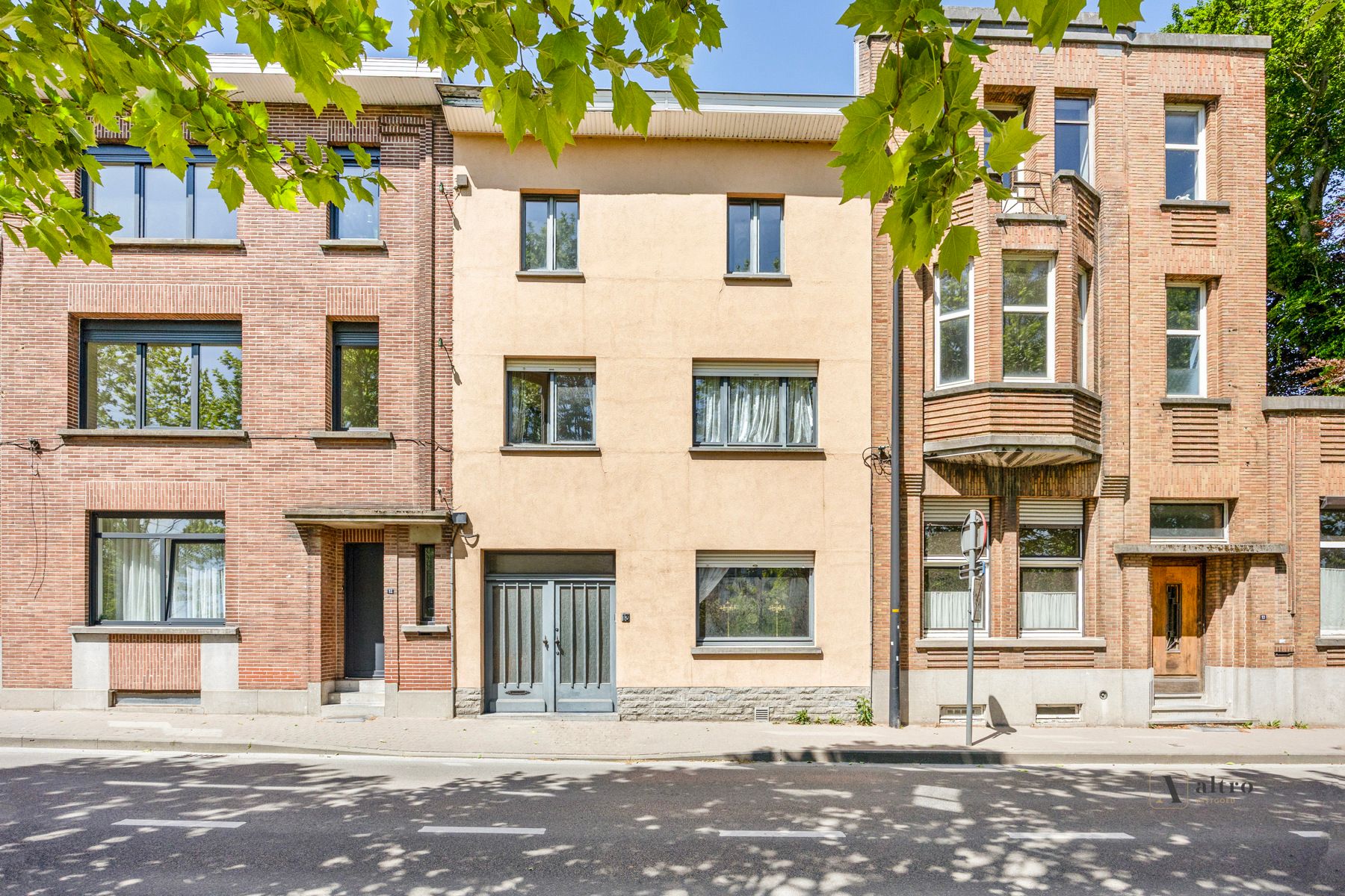 Hoofdfoto van de publicatie: Ruime stadswoning met 6 slaapkamers in hartje Ronse