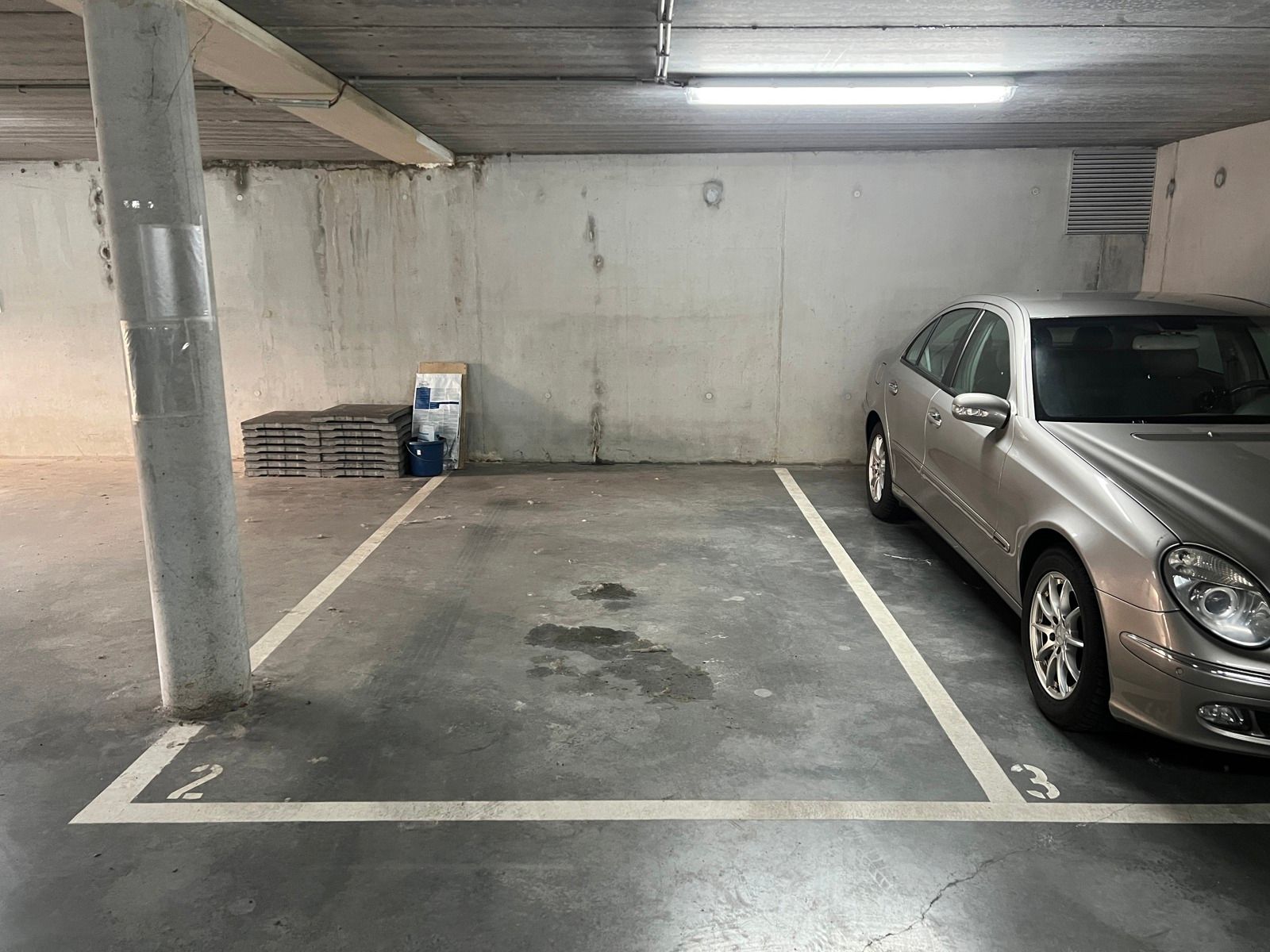 ONDERGRONDSE AUTOSTAANPLAATS TE HUUR IN CENTRUM WOLVERTEM! foto 6